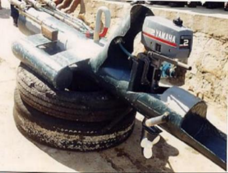 large.MannedExplosiveSurfaceCraft-MESC.j