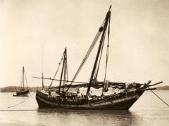 பதலை/Batel in Valapattanam River, kannur, kerala. 1936. Kothiya is lying astearn .jpg