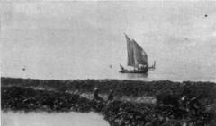 Vaththai in full sail, men at work.jpg