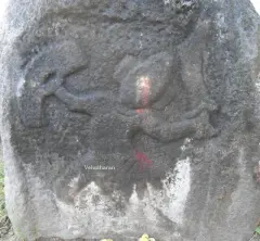 This hero stone belongs to the 08th – 09th Century CE. Anumanthandalam, Kanchipuram District, Tamil Nadu His sword and Shield are in a kind of rectangular shape.webp